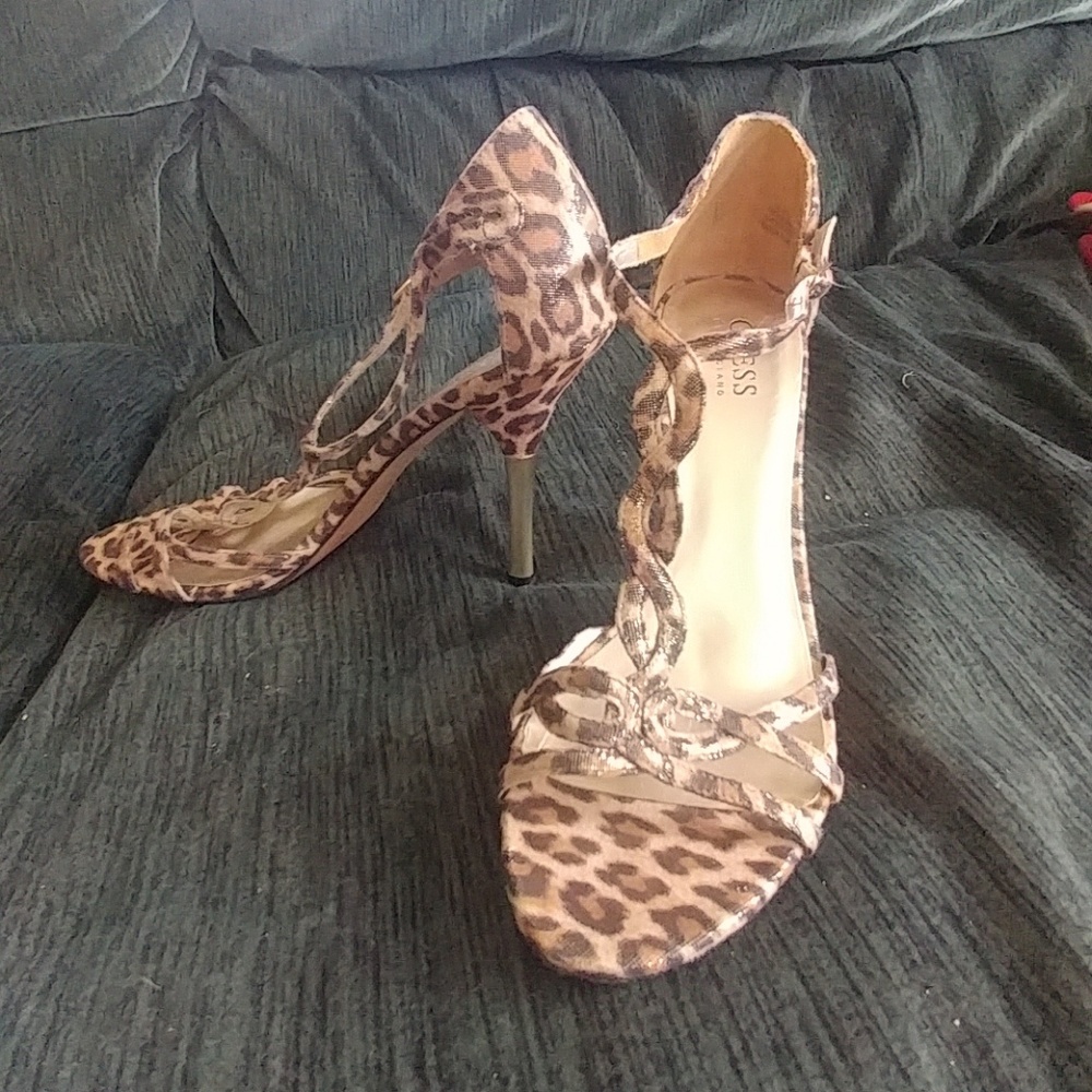 GUESS BY MARCIANO leopard print heels
